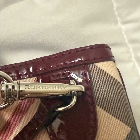 Burberry Beige Plaid Wristlet with Burgundy Trim - Picture 4 of 5